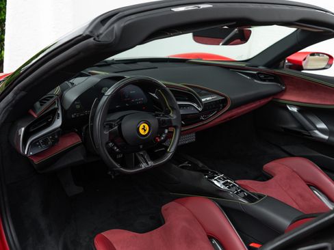 Used 2023 Ferrari SF90 Spider AWD/4WD image 5