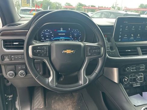 Used 2023 Chevrolet Suburban LT RWD image 12