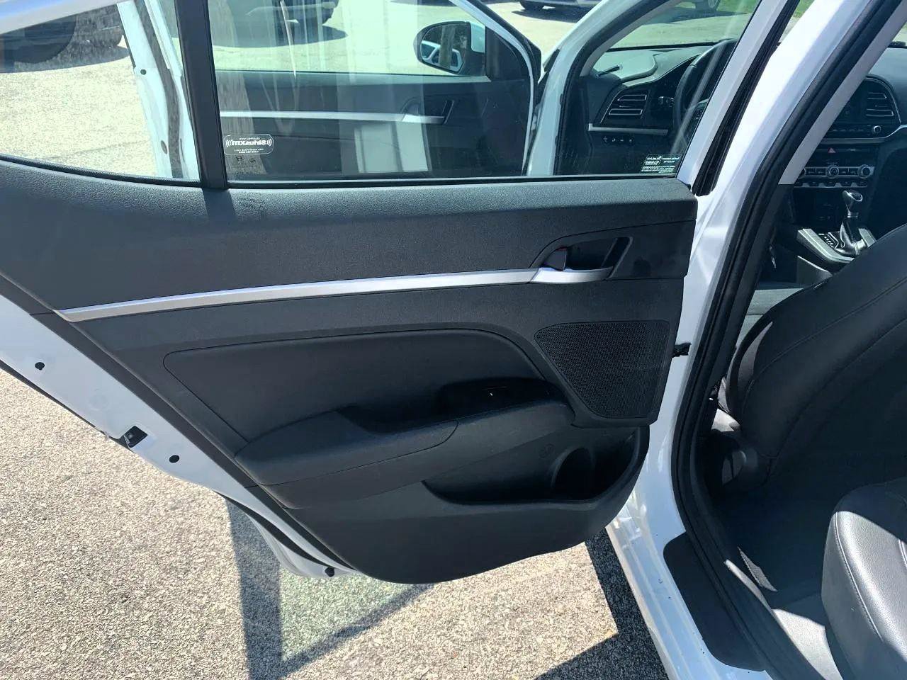Used 2020 Hyundai Elantra Sedan FWD image 24