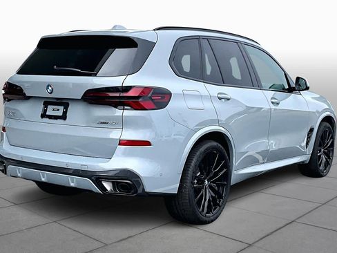 Used 2025 BMW X5 sDrive40i w/ M Sport Package image 12