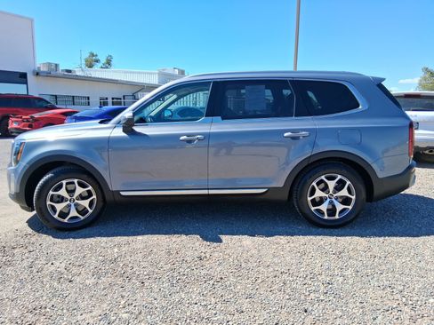 Used 2021 Kia Telluride EX w/ Towing Package AWD/4WD image 2