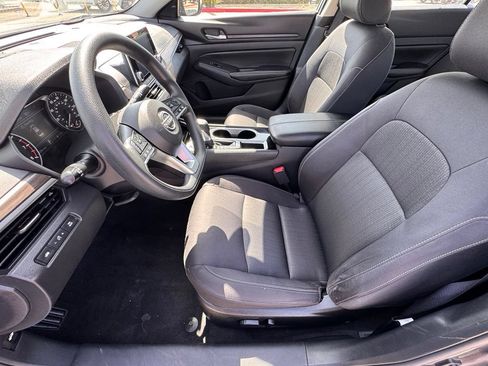 Certified 2024 Nissan Altima 2.5 SV FWD image 11