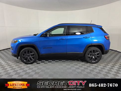 New 2026 Jeep Compass Latitude image 4