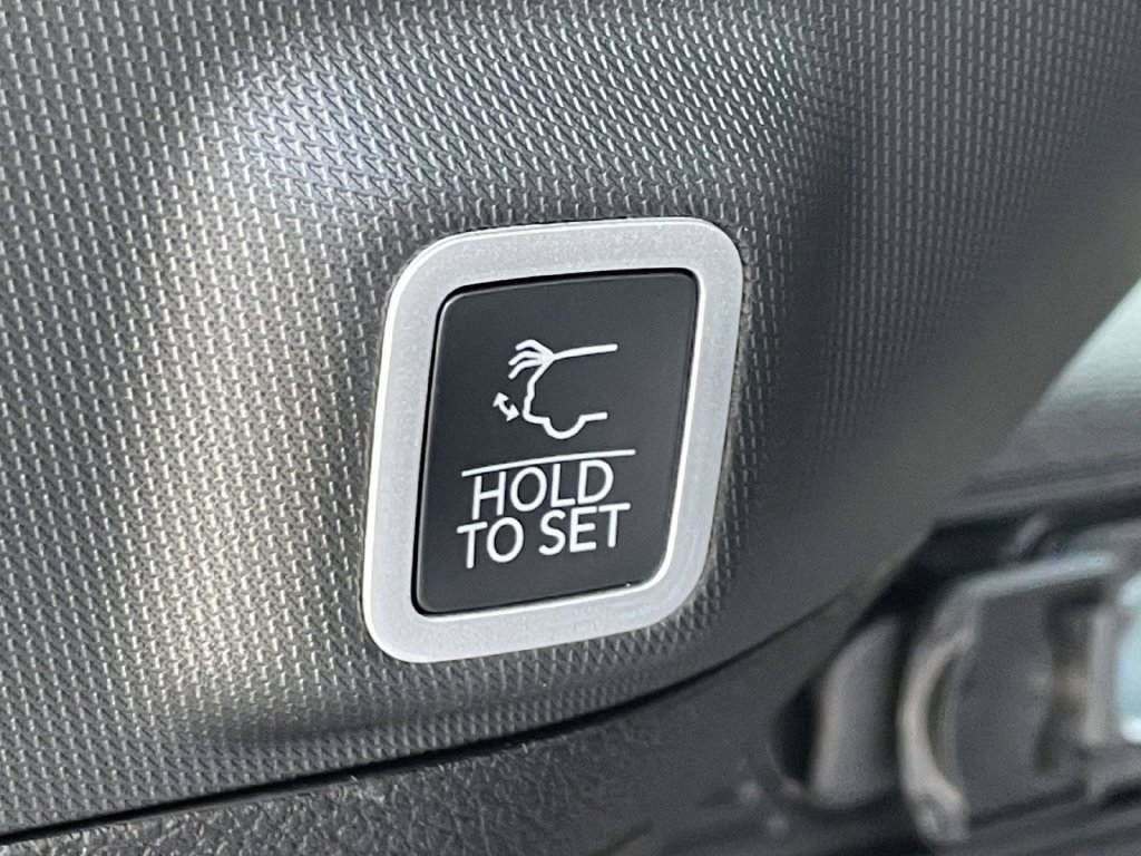 New 2027 Jeep Grand Cherokee Altitude AWD/4WD image 42