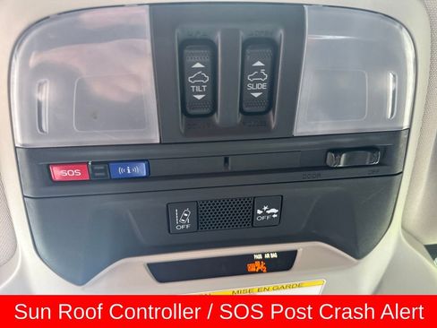 Used 2022 Subaru Crosstrek 2.0i Premium w/ Moonroof Package image 18