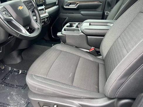 Used 2025 Chevrolet Silverado 2500 LT w/ Convenience Package AWD/4WD image 9