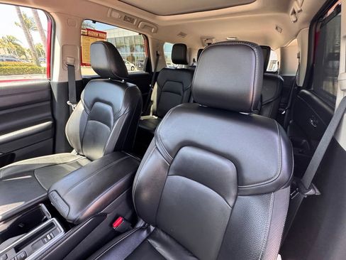 Certified 2023 Nissan Pathfinder SL w/ SL Premium Package FWD image 13