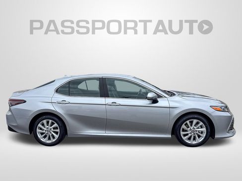 Used 2024 Toyota Camry LE image 8