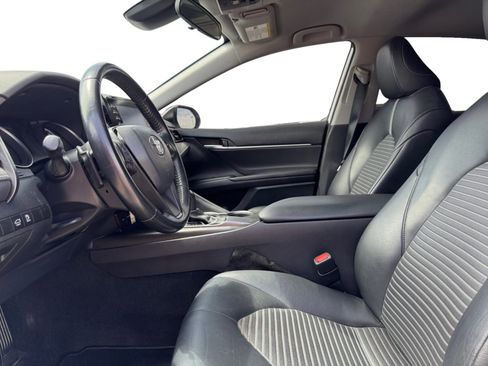 Used 2021 Toyota Camry SE image 10