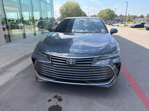 Used 2022 Toyota Avalon Limited FWD image 15