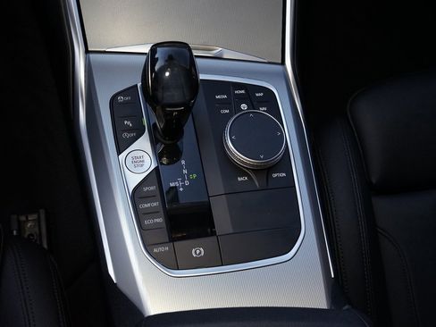 Used 2021 BMW 330i Sedan w/ Convenience Package image 17