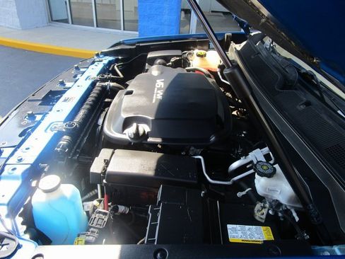 Used 2018 Chevrolet Colorado ZR2 image 11