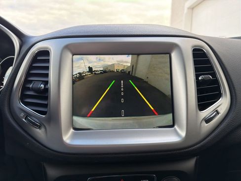 Used 2017 Jeep Compass Latitude w/ Popular Equipment Group AWD/4WD image 15