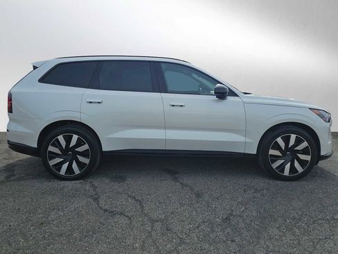 New 2026 Volvo EX90 Ultra image 2