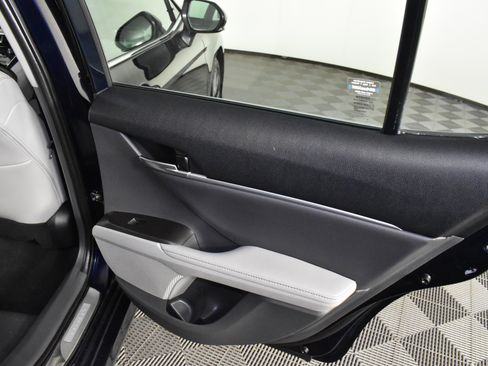 Used 2022 Toyota Camry XLE image 45