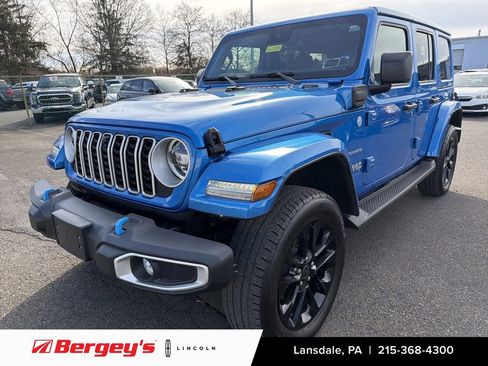 Used 2024 Jeep Wrangler Unlimited Sahara w/ Technology Group AWD/4WD image 1