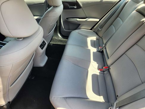 Used 2017 Honda Accord EX-L image 30