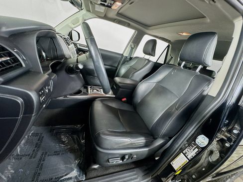 Used 2020 Toyota 4Runner Limited AWD/4WD image 12