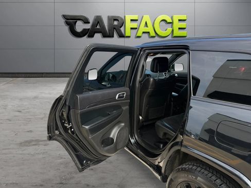 Used 2019 Jeep Grand Cherokee Altitude AWD/4WD image 17