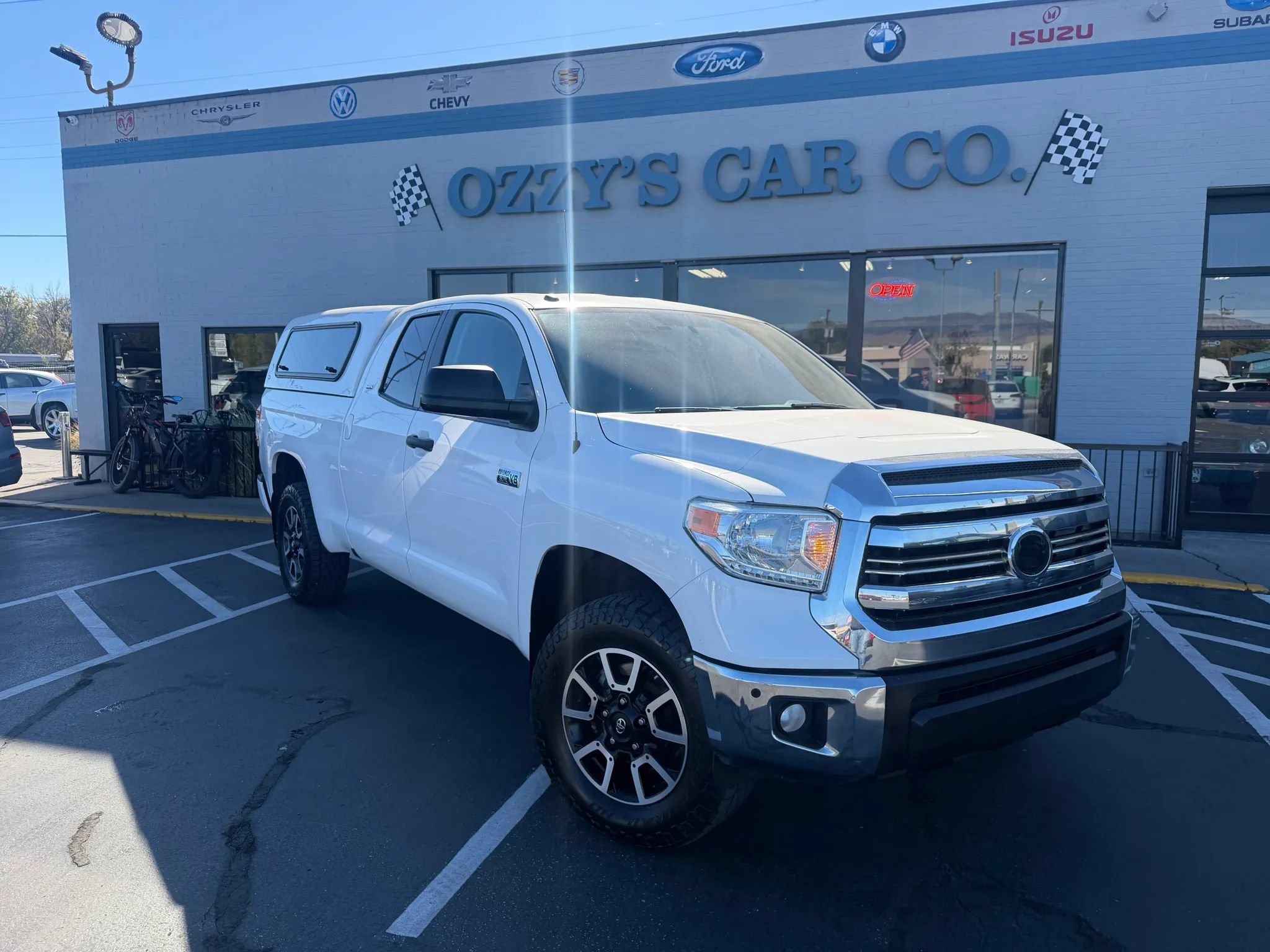 Used 2017 Toyota Tundra SR5 AWD/4WD image 2