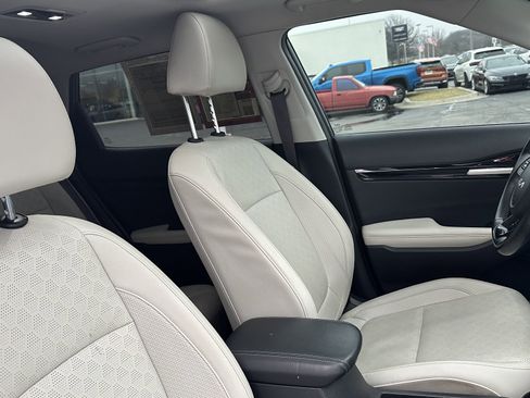 Used 2022 Kia Seltos SX w/ Sunroof Package image 35