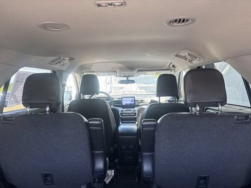 Used 2023 Ford Explorer XLT w/ Equipment Group 202A AWD/4WD image 19