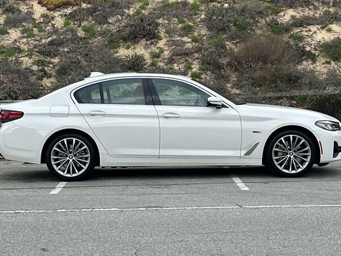 Used 2023 BMW 530e w/ Convenience Package image 6