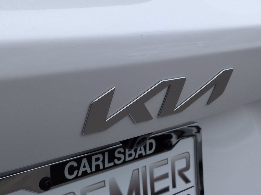 New 2026 Kia Sorento LX FWD image 32