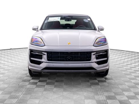 New 2026 Porsche Cayenne GTS AWD/4WD image 9