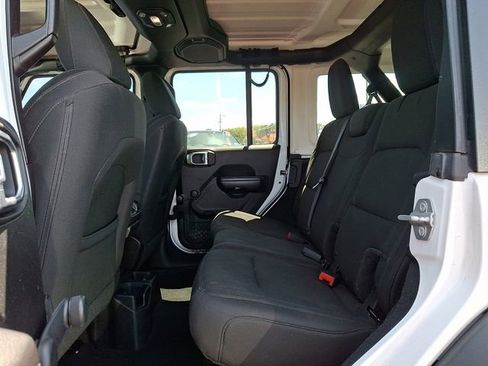 Used 2018 Jeep Wrangler Unlimited Sport AWD/4WD image 15