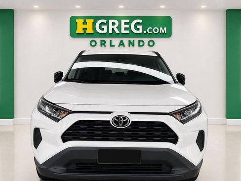 Used 2020 Toyota RAV4 LE FWD image 7