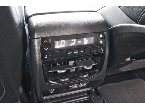 Used 2023 Jeep Grand Cherokee L Limited w/ Luxury Tech Group II AWD/4WD image 16