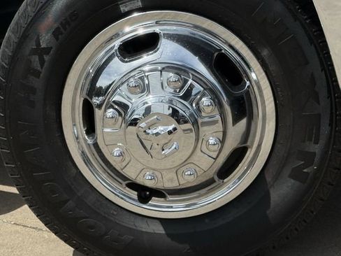 Used 2024 RAM 3500 Tradesman w/ Chrome Appearance Group AWD/4WD image 7