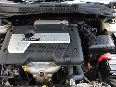 Used 2006 Kia Spectra EX image 10