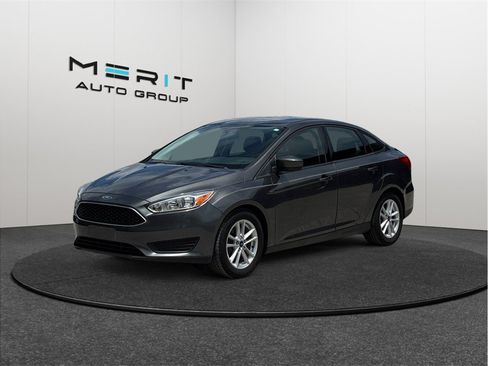 Used 2018 Ford Focus SE FWD image 4