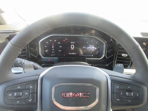 New 2026 GMC Sierra 1500 Elevation image 17
