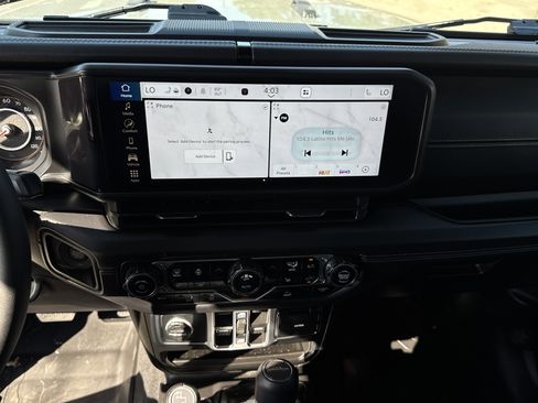 Used 2025 Jeep Gladiator Sport image 20