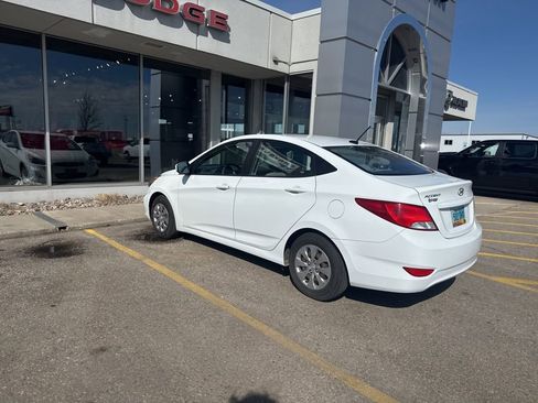 Used 2017 Hyundai Accent SE image 5