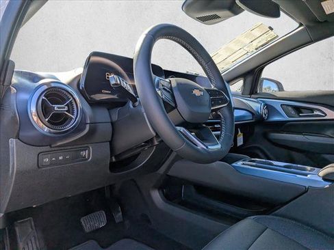 New 2026 Chevrolet Equinox EV LT image 9