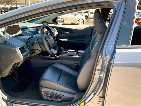 Used 2024 Toyota Prius XLE image 8