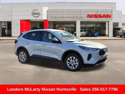 Used 2025 Ford Escape Active AWD/4WD image 1