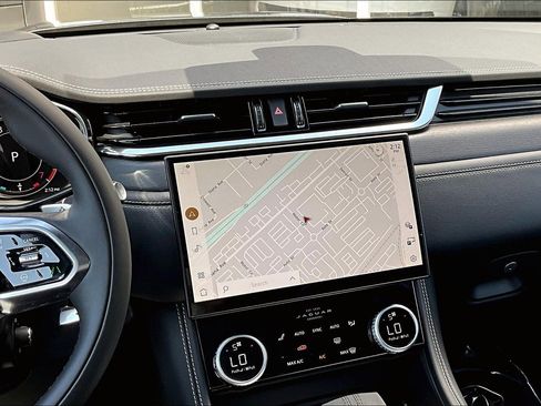 New 2026 Jaguar F-PACE R-Dynamic S image 7