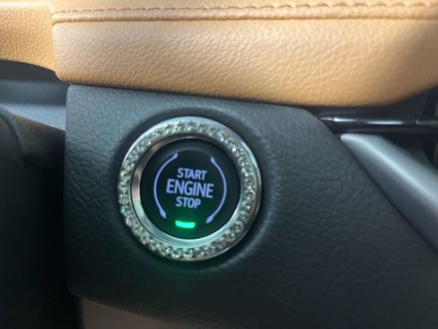 Used 2024 Cadillac XT4 Sport FWD image 33