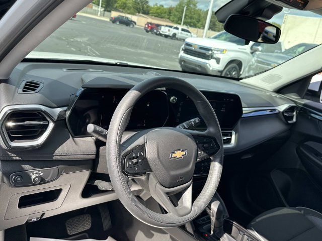 Certified 2024 Chevrolet TrailBlazer LT w/ LPO, Blackout Package FWD image 9