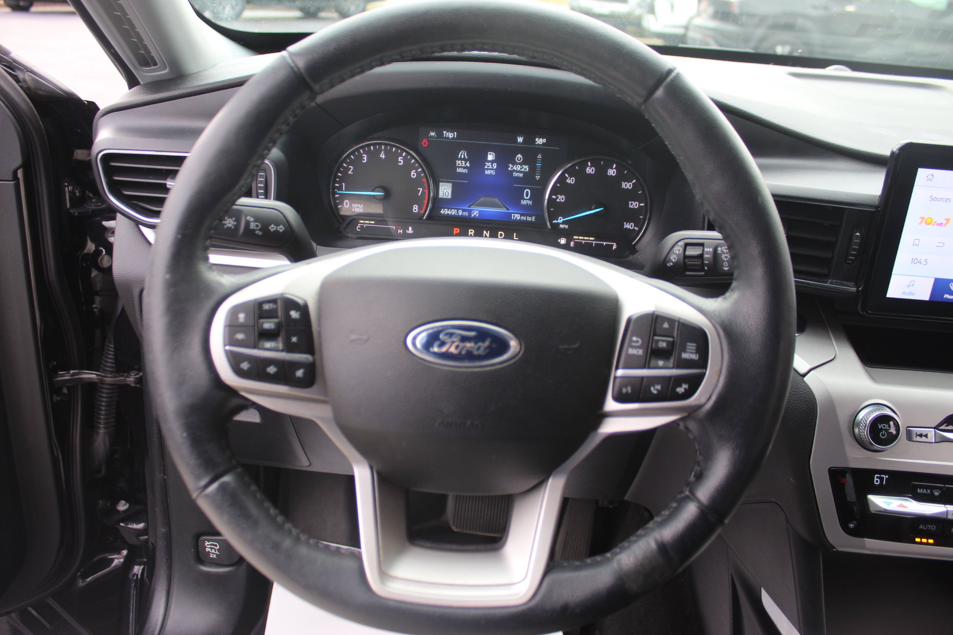 Used 2021 Ford Explorer XLT w/ Equipment Group 202A AWD/4WD image 14