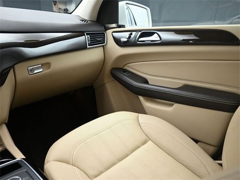 Used 2018 Mercedes-Benz GLE 350 image 26