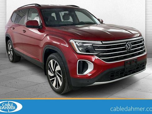 Used 2024 Volkswagen Atlas SE image 1