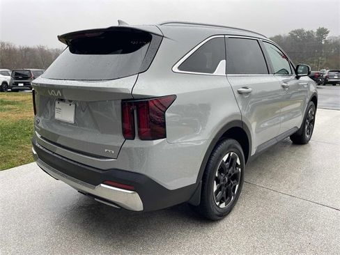 New 2026 Kia Sorento S image 5