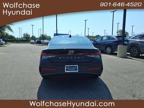 New 2026 Hyundai Elantra SE FWD image 4