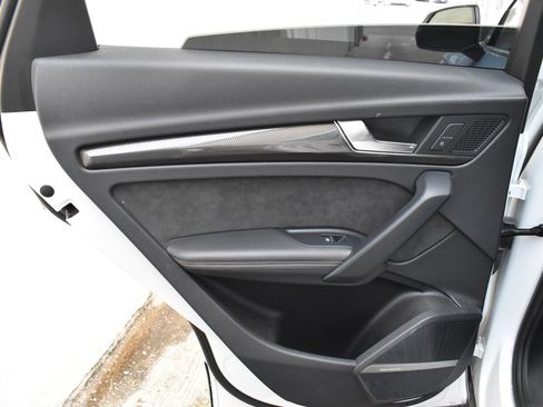 Used 2020 Audi SQ5 Premium Plus w/ Premium Plus Package image 25